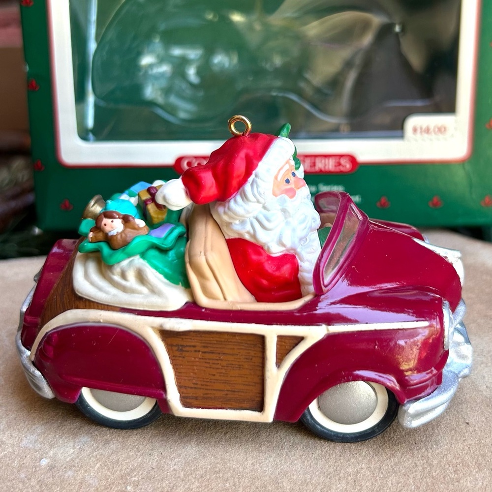 Hallmark Keepsake 1987 Here Comes Santa #9 New in Box Ornament